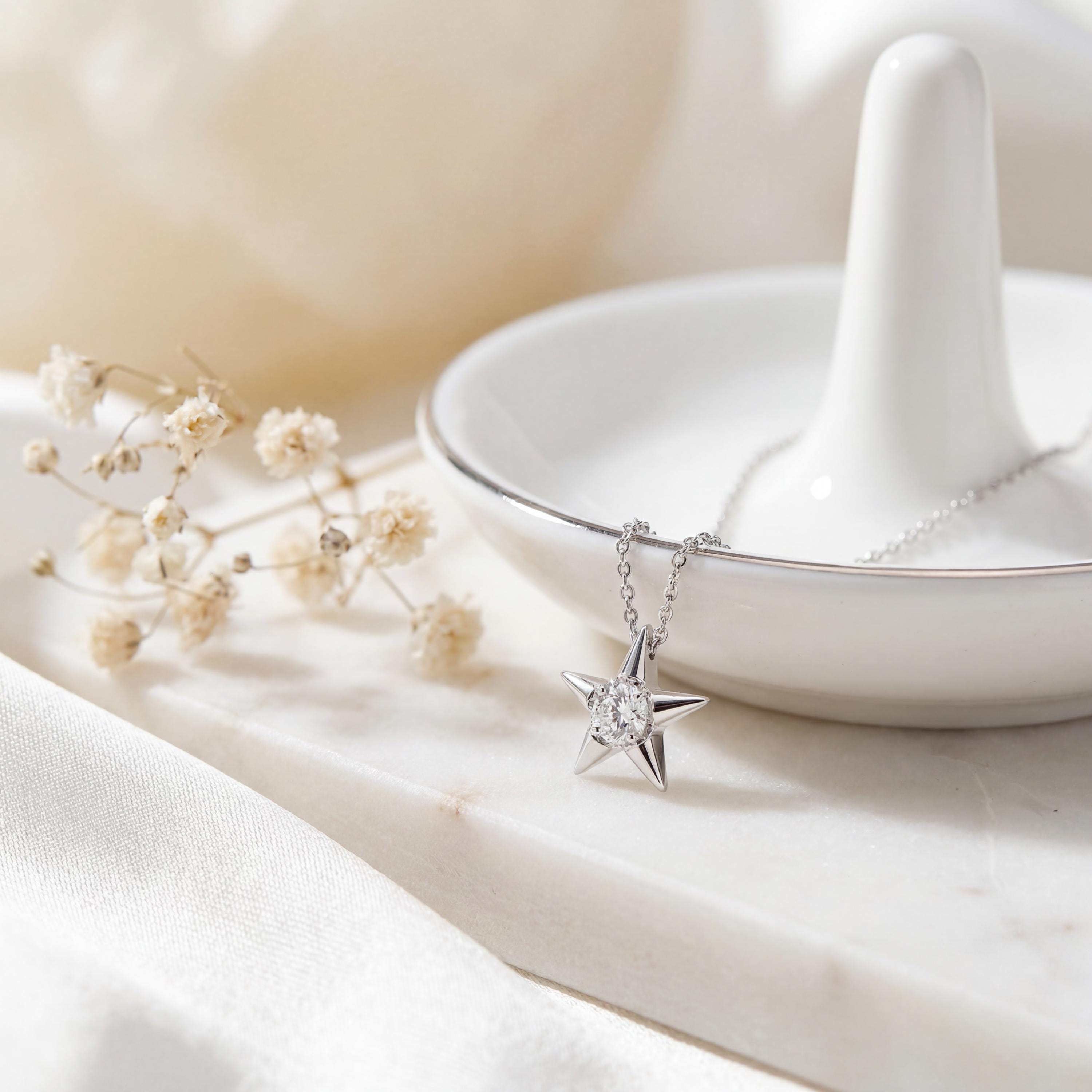 Round Solitaire Diamond Dainty Star 14K Solid Gold Pendant Necklace
