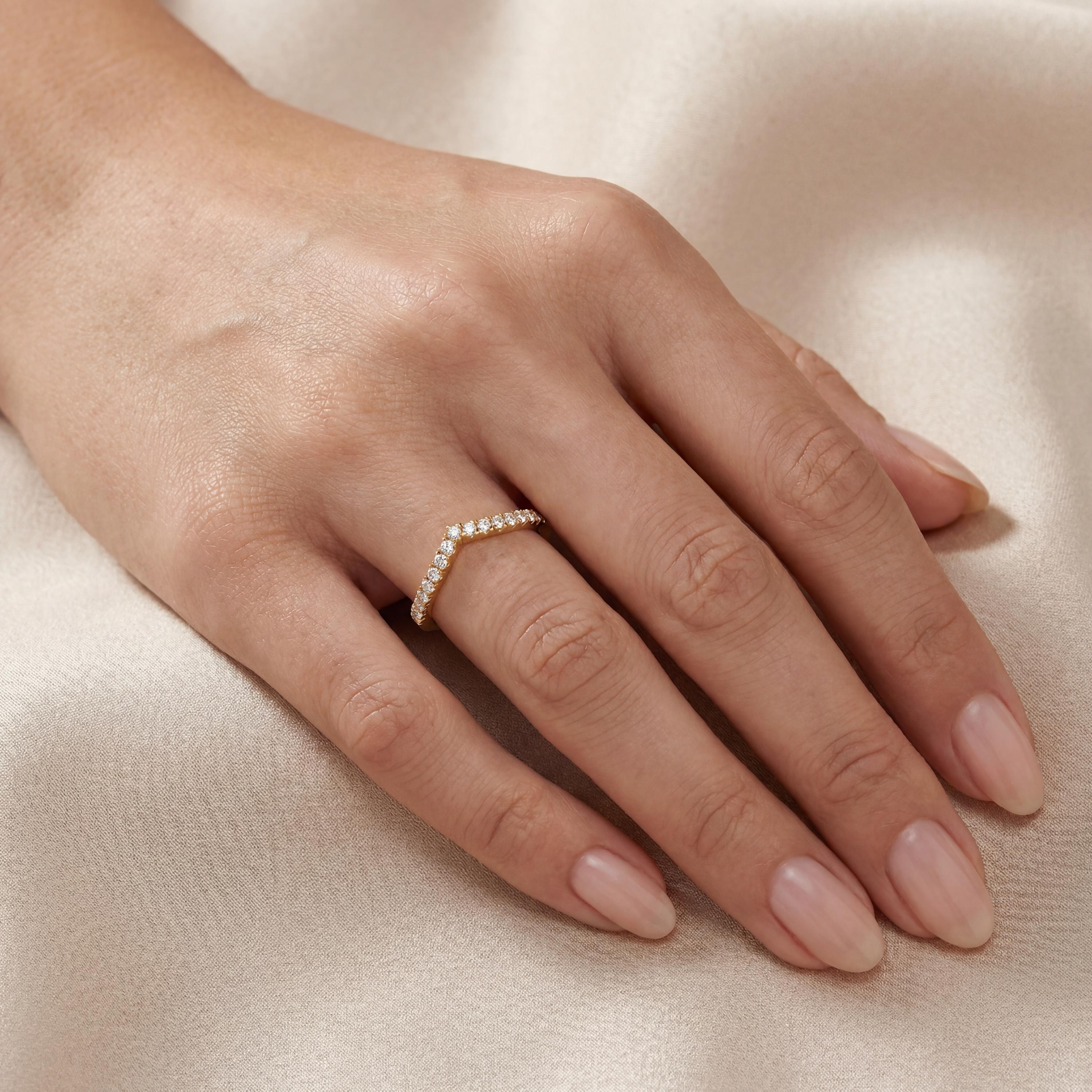 Round Brilliant Cut Diamond V Shape Wedding Band Ring 14K Solid Gold Prong Set