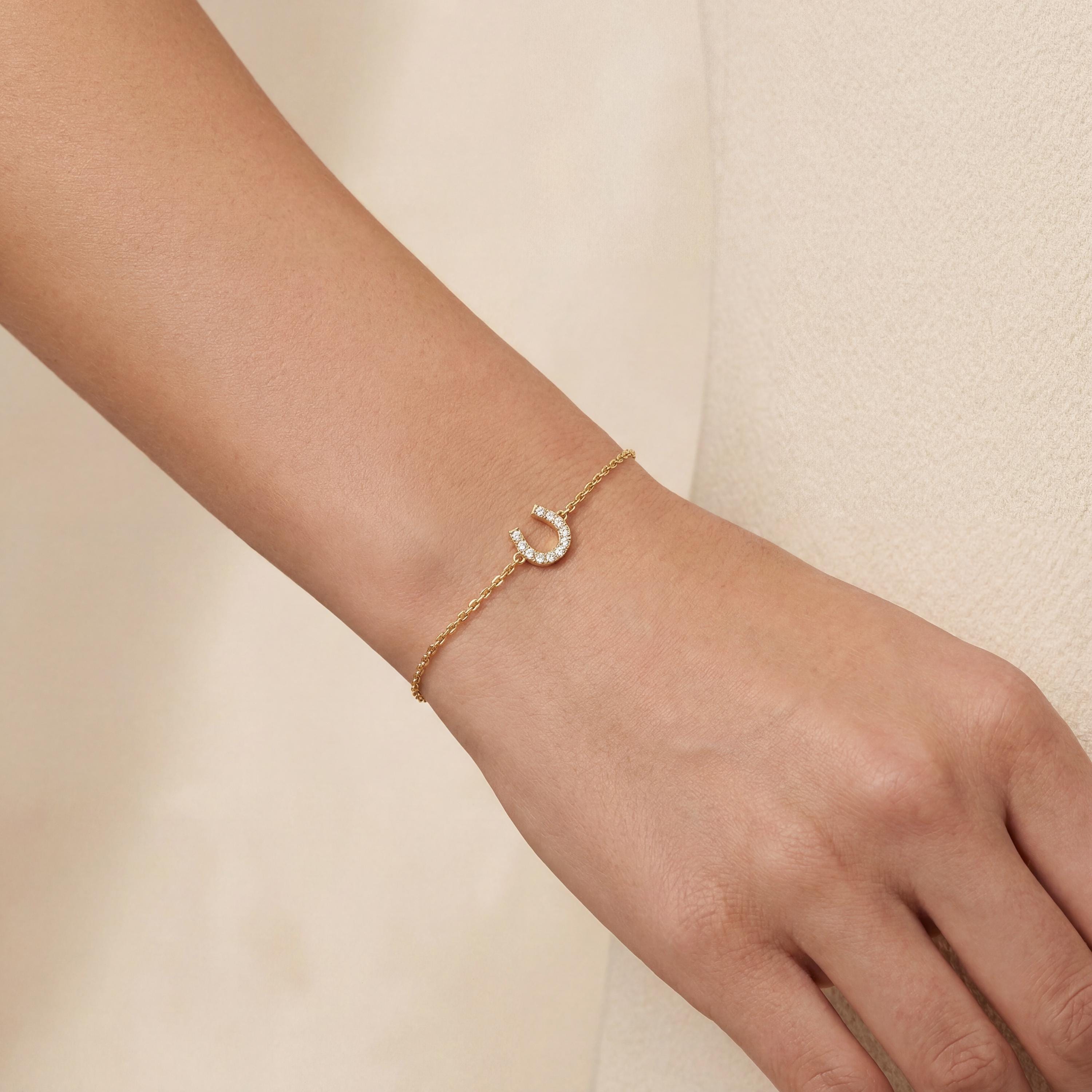 Round Diamond Pave 14K Dainty Solid Gold Horseshoe Chain Link Bracelet