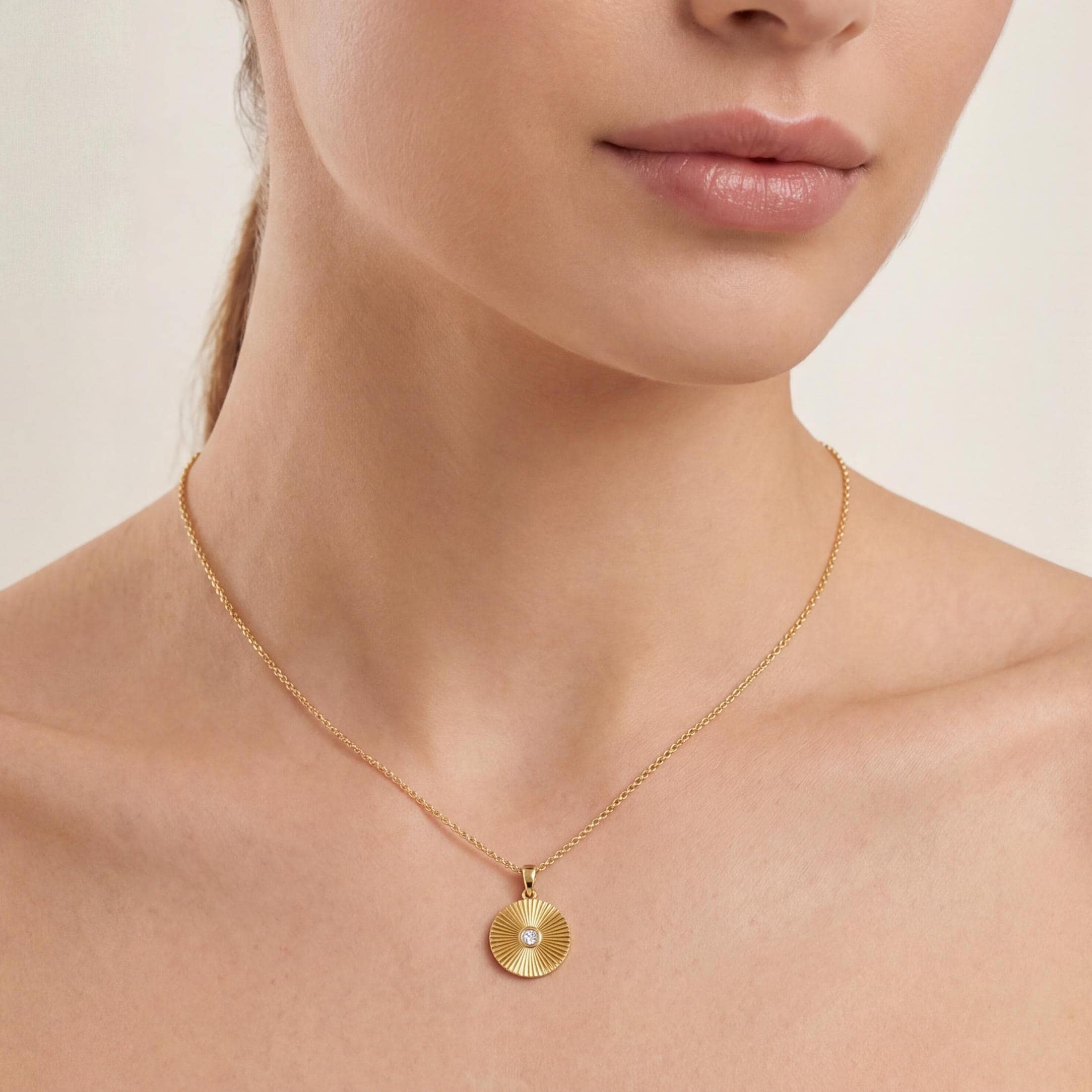 Diamond Fluted Circle Dainty Sun Burst 14K Solid Gold Pendant Necklace