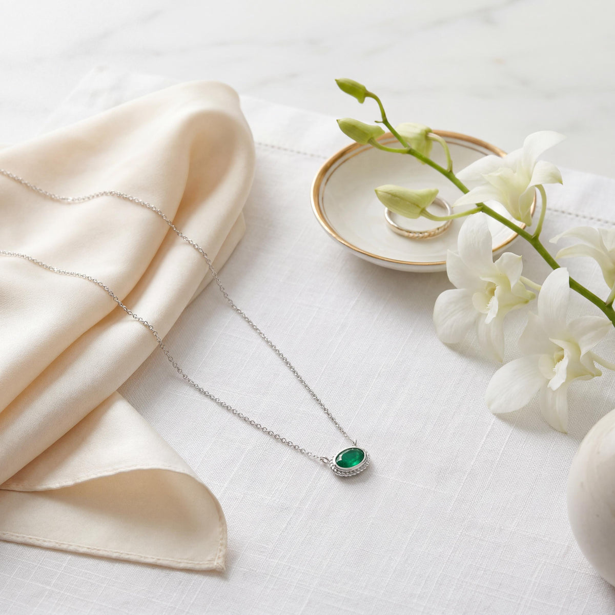 Oval Emerald Solitaire Bezel Set Halo Rope 14K Solid Gold Pendant Necklace