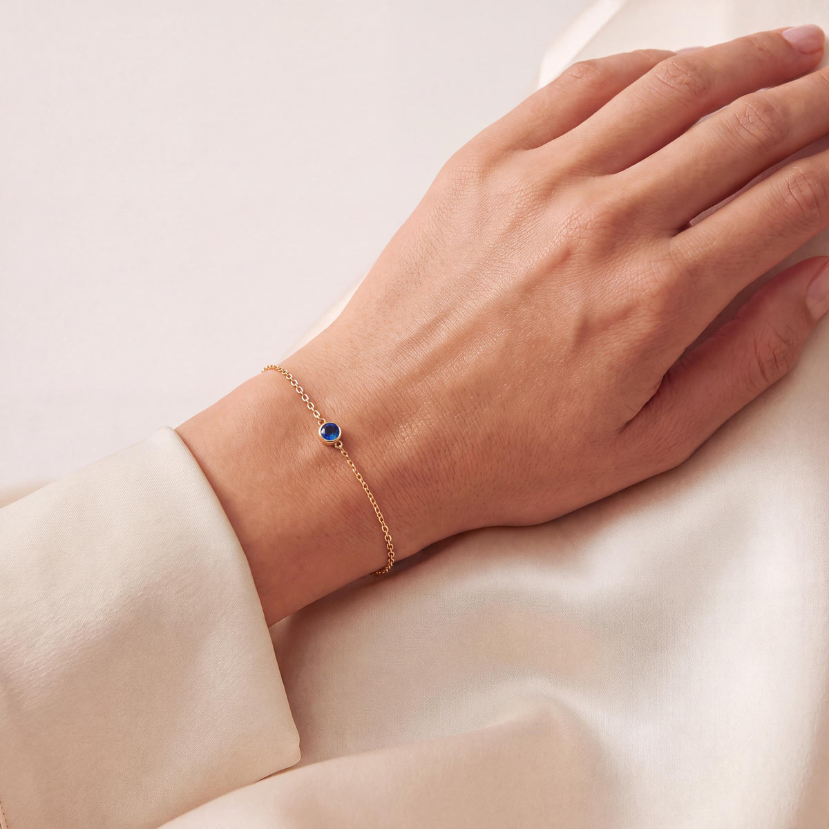 Round Brilliant Cut Sapphire Bezel Solitaire Chain Link Bracelet 14K Gold