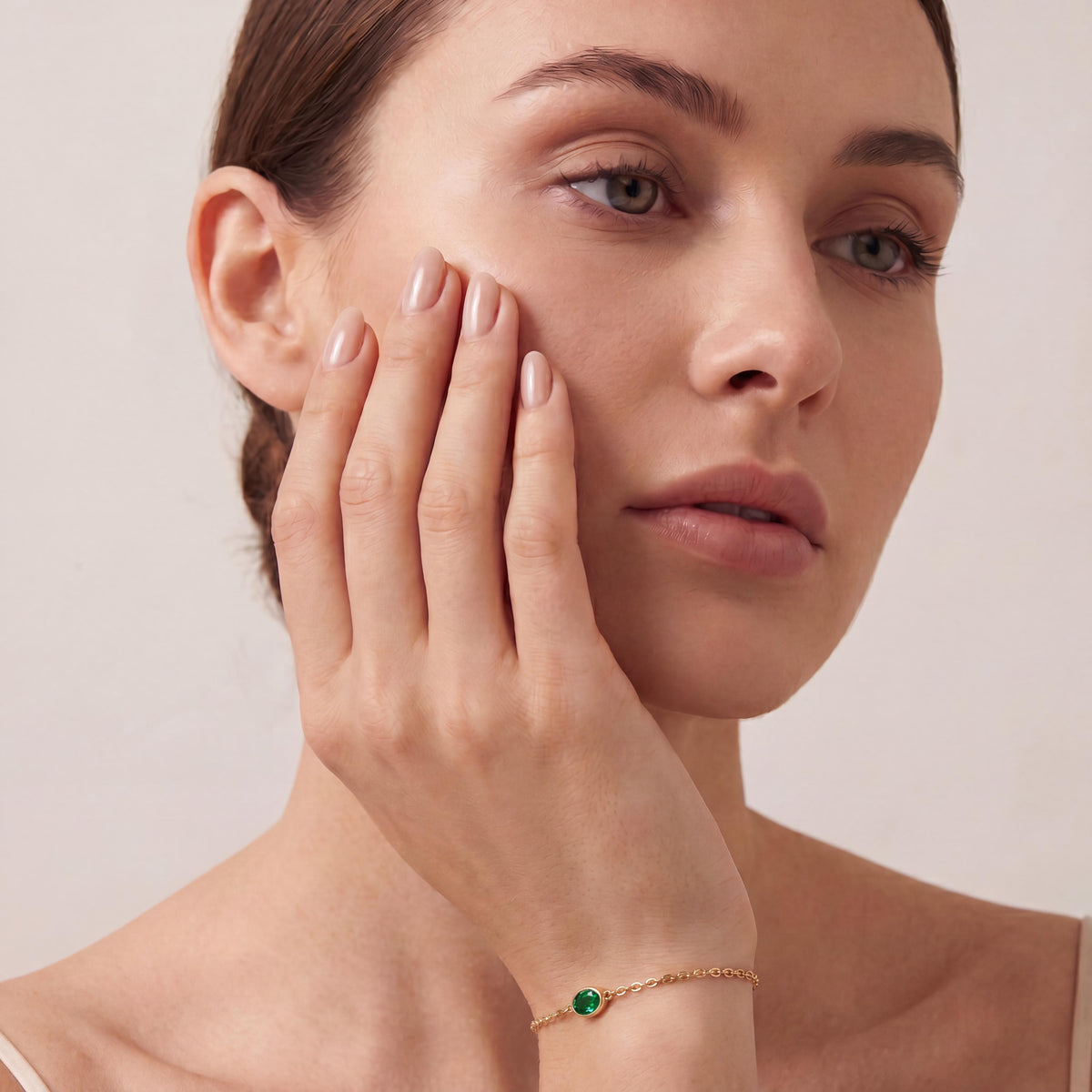 Oval Emerald Bezel Solitaire Chain Link Bracelet 14K Gold