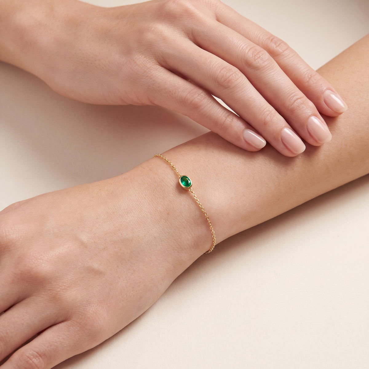 Oval Emerald Bezel Solitaire Chain Link Bracelet 14K Gold