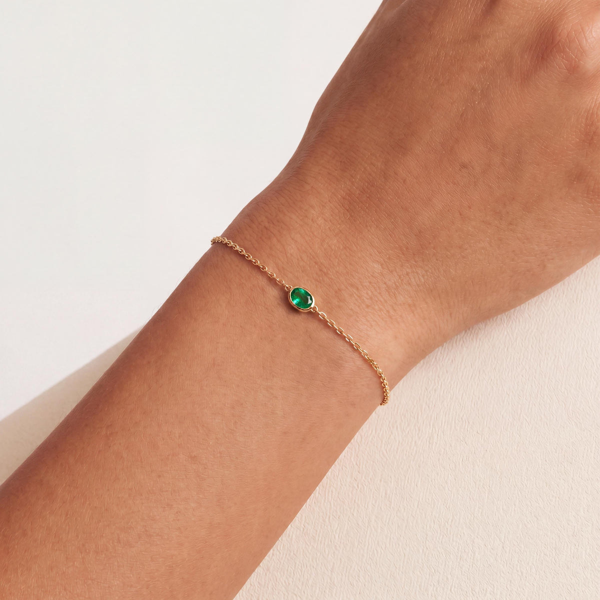 Oval Emerald Bezel Solitaire Chain Link Bracelet 14K Gold