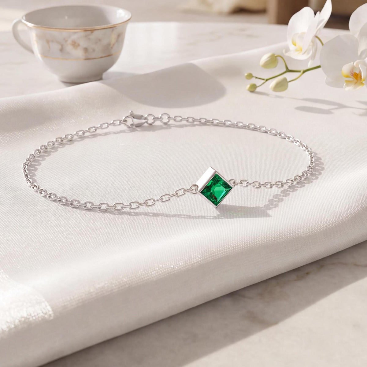 Princess Cut Emerald Bezel Solitaire Chain Link Bracelet 14K Gold