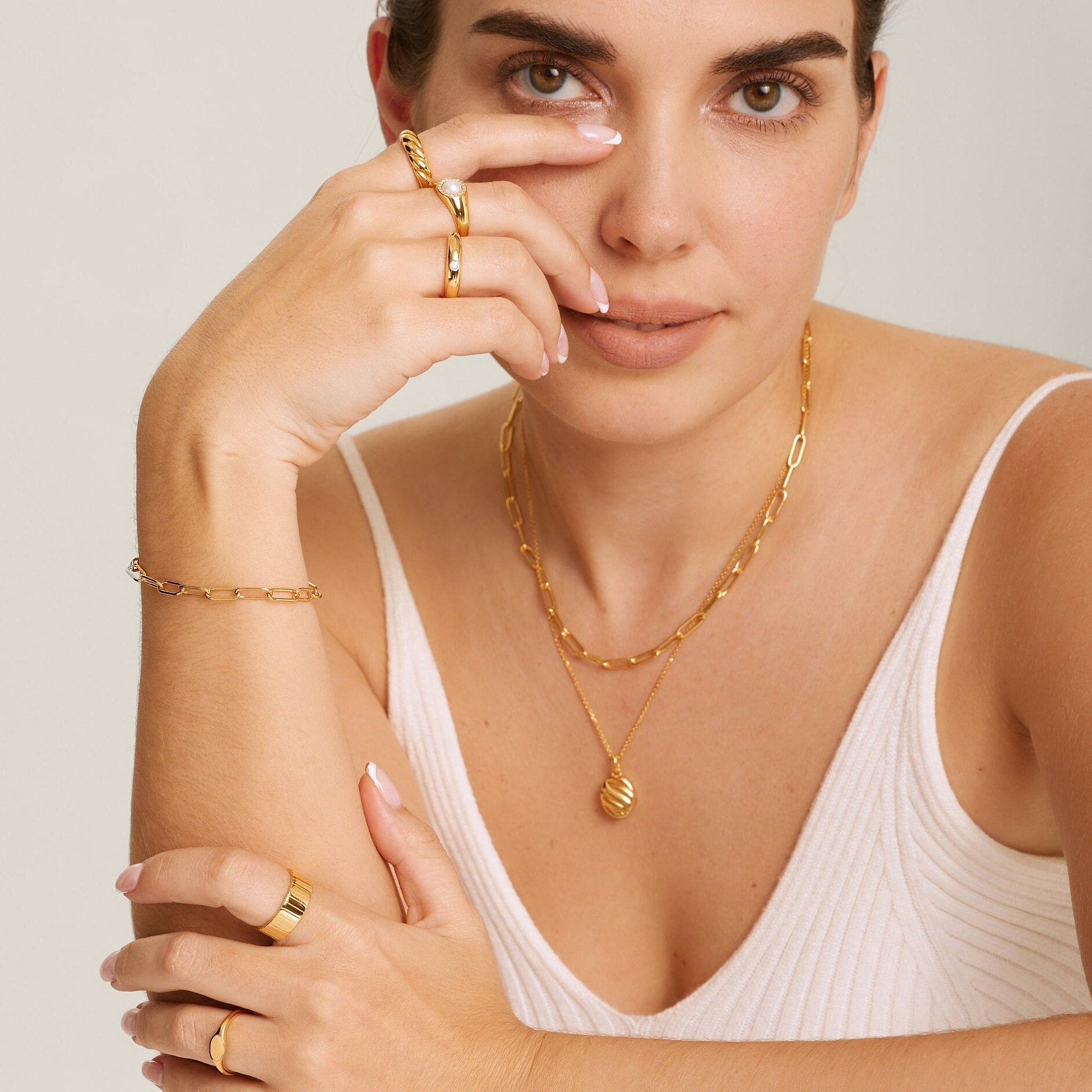 Paperclip Gold Chain Bracelet: Modern Gift