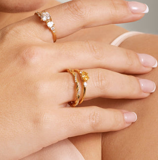 18K Gold Oval Ring: Three Stone Band